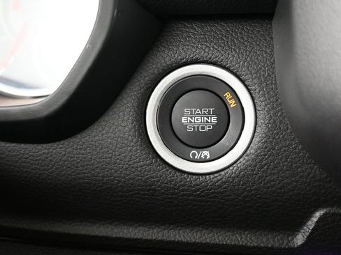 Used 2025 RAM 1500 Laramie image 31