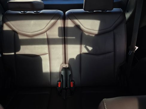 Used 2021 Cadillac XT6 Premium Luxury image 11