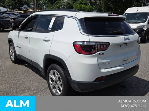 Used 2025 Jeep Compass Latitude AWD/4WD image 12