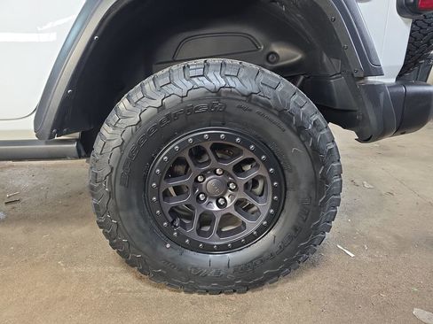 Used 2023 Jeep Wrangler Unlimited Rubicon w/ Xtreme 35 Tire Package AWD/4WD image 32