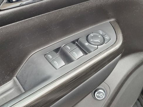 Used 2021 GMC Acadia SLT image 26