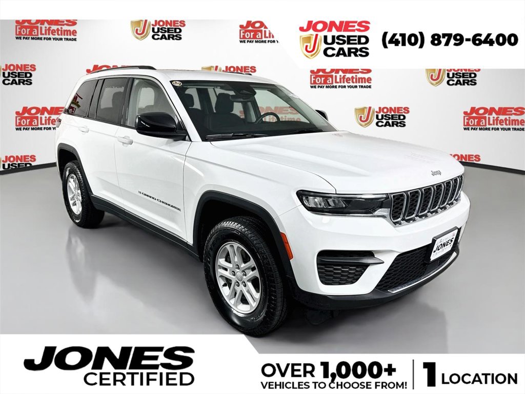 Used 2023 Jeep Grand Cherokee Laredo w/ Luxury Tech Group I AWD/4WD image 1