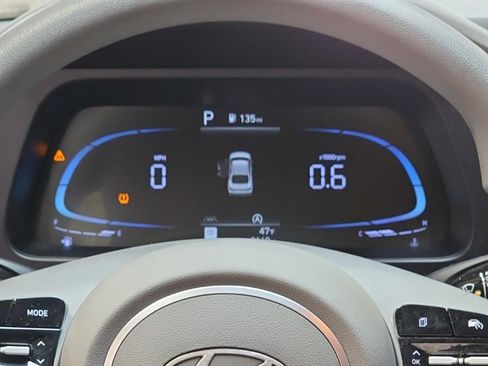 Used 2025 Hyundai Elantra SE image 20