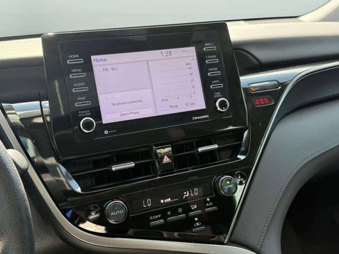 Used 2024 Toyota Camry LE w/ Convenience Package image 33