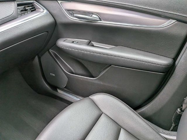 Used 2021 Cadillac XT5 Luxury FWD image 21