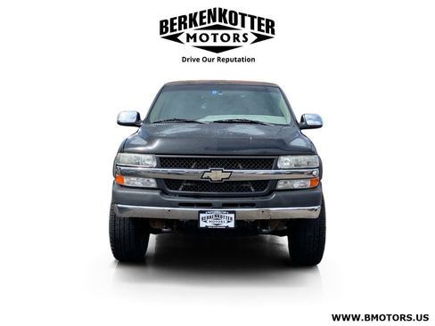 Used 2001 Chevrolet Silverado 2500 LS w/ Off-Road Skid Plate Pkg AWD/4WD image 2