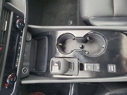 Used 2023 Nissan Rogue SV w/ SV Premium B Package image 19