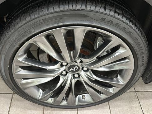 Used 2019 INFINITI Q70 Luxe image 31