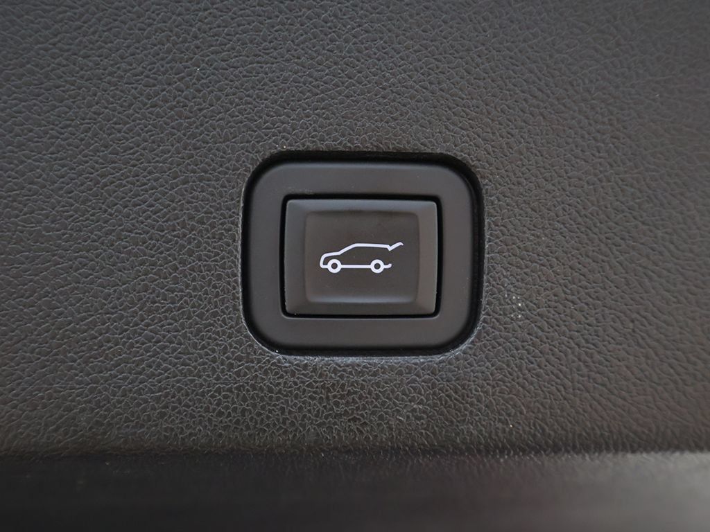 Used 2024 Cadillac XT6 Sport w/ LPO, Floor Liner Package AWD/4WD image 26