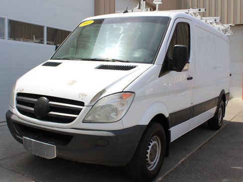 Used 2013 Mercedes-Benz Sprinter 2500 image 2