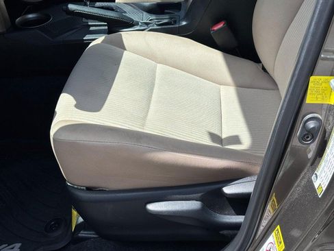 Used 2013 Toyota RAV4 LE FWD image 15