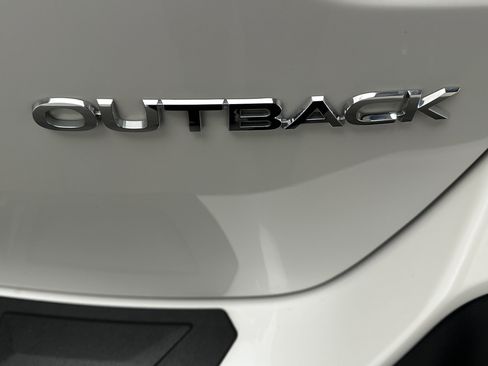 Used 2025 Subaru Outback Premium w/ Popular Package #1A image 12