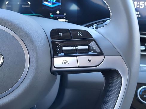 Used 2023 Hyundai Elantra SEL w/ Convenience Package image 17