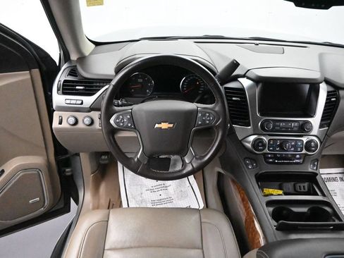 Used 2019 Chevrolet Suburban Premier AWD/4WD image 25