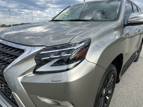 Used 2023 Lexus GX 460 Luxury w/ Sport Design Package AWD/4WD image 6