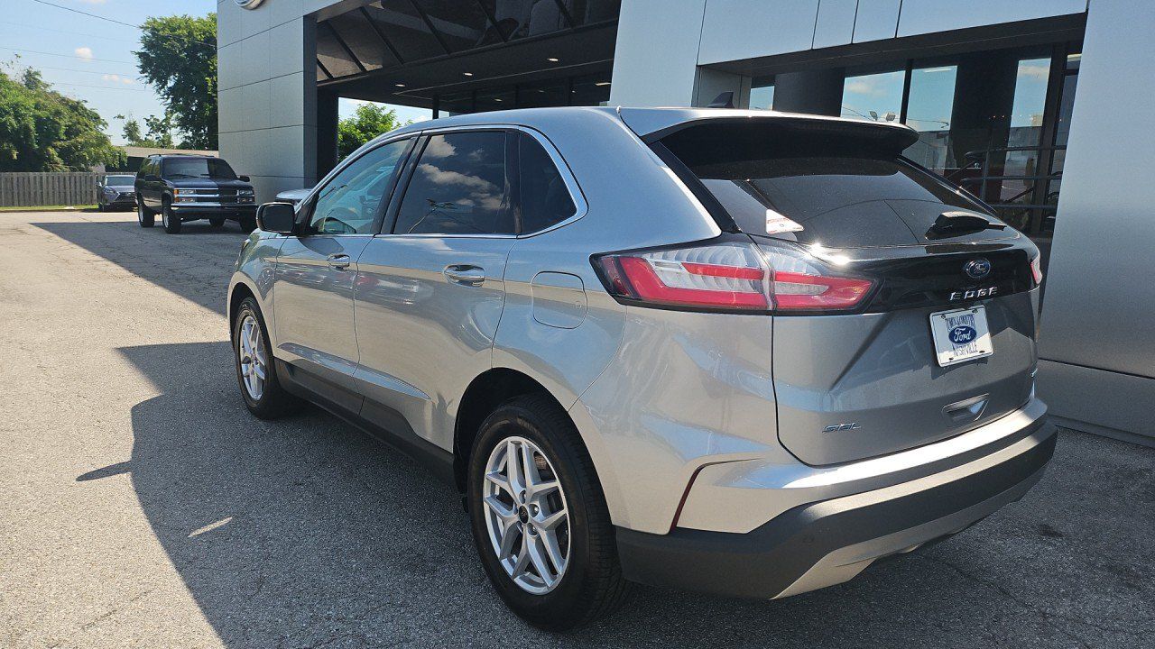 Used 2024 Ford Edge SEL AWD/4WD image 3