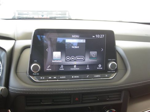 Used 2026 Nissan Rogue SV FWD image 14