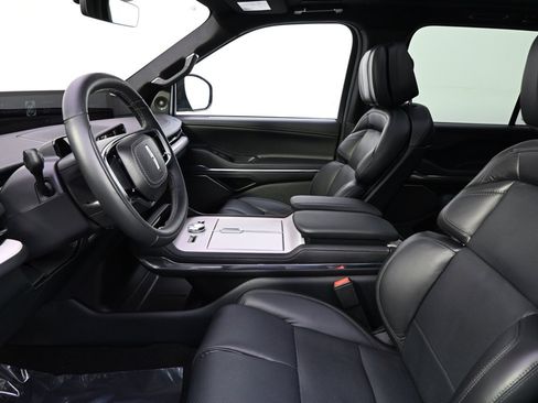 New 2025 Lincoln Navigator L Reserve w/ Jet Appearance Package image 13