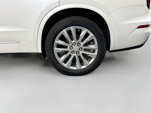Used 2020 Cadillac XT6 Premium Luxury FWD image 16