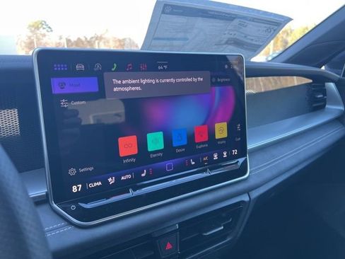 New 2026 Volkswagen Tiguan SE R-Line FWD image 12