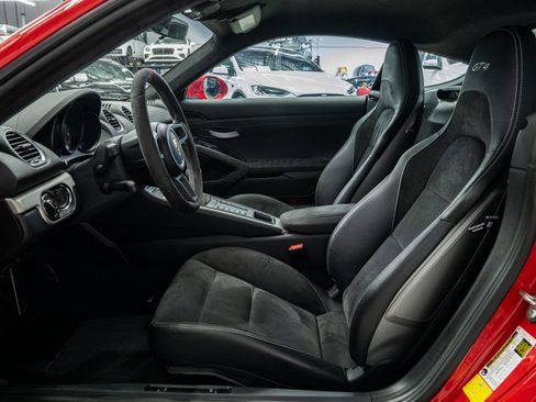 Used 2020 Porsche 718 Cayman GT4 RWD image 37
