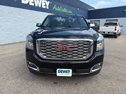 Used 2019 GMC Yukon XL Denali w/ Denali Ultimate Package AWD/4WD image 8
