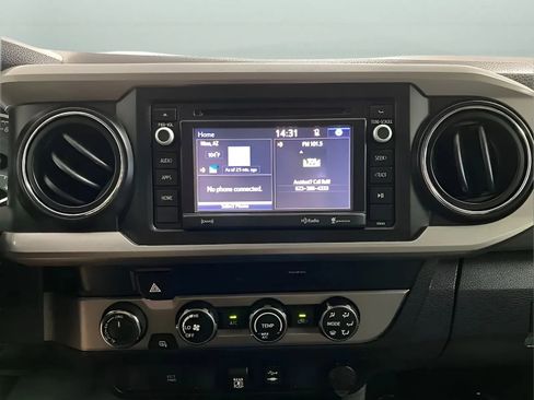 Used 2019 Toyota Tacoma SR5 AWD/4WD image 15