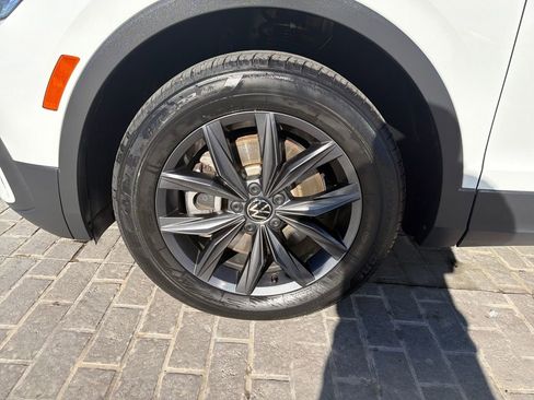 Certified 2022 Volkswagen Tiguan SE w/ Panoramic Sunroof Package image 27