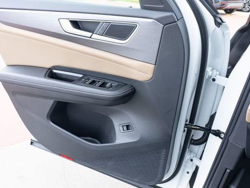 New 2026 Volkswagen Atlas Cross Sport SE image 26