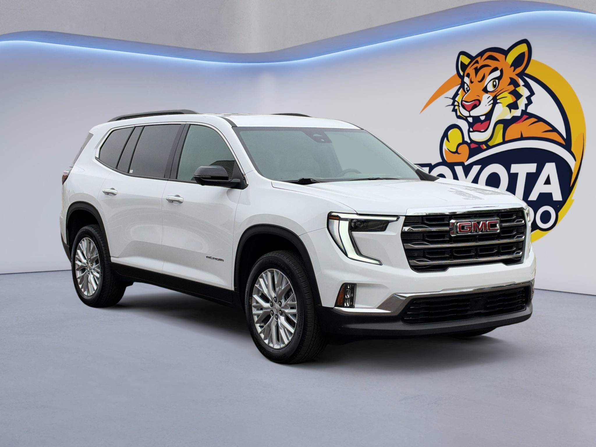 Used 2026 GMC Acadia Elevation w/ Elevation Premium Package FWD image 3