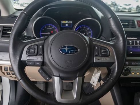Used 2017 Subaru Outback 2.5i Premium image 10