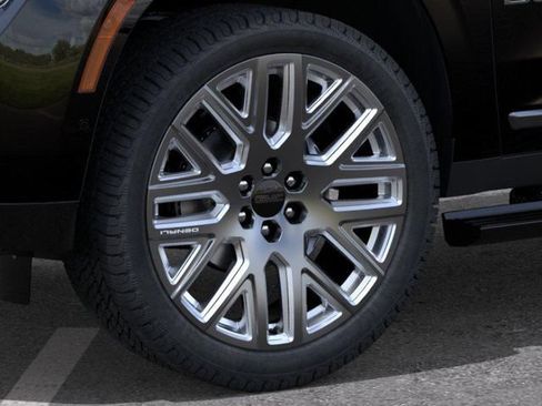 New 2026 GMC Yukon Denali Ultimate w/ LPO, Floor Liner Package AWD/4WD image 9