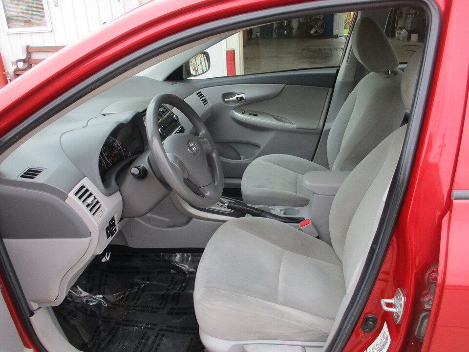 Used 2010 Toyota Corolla LE FWD image 24