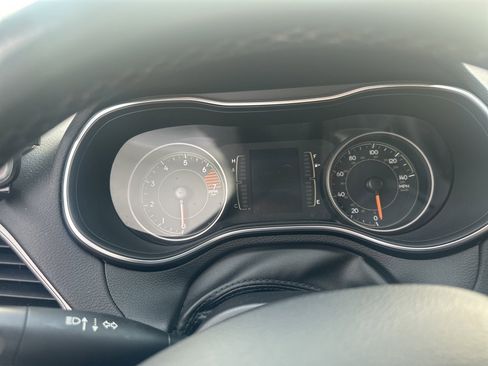 Used 2019 Jeep Cherokee Latitude Plus image 9