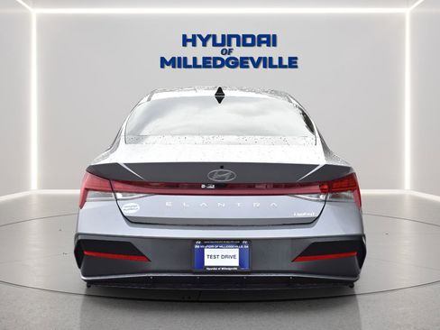 New 2026 Hyundai Elantra Limited FWD image 4