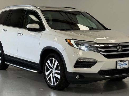 Used 2017 Honda Pilot Elite image 6