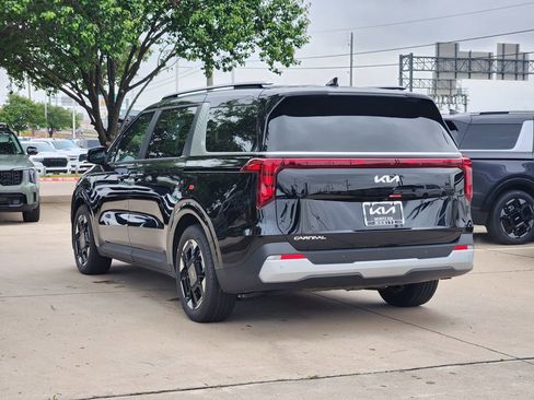 New 2026 Kia Carnival EX FWD image 3