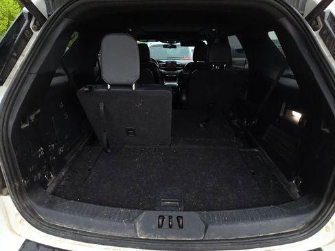 Used 2020 Ford Explorer XLT w/ Equipment Group 202A AWD/4WD image 16