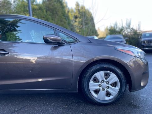 Used 2018 Kia Forte LX image 3