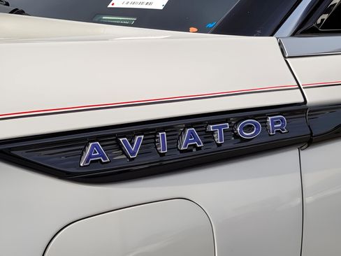 Used 2022 Lincoln Aviator Grand Touring w/ Equipment Group 301A image 12