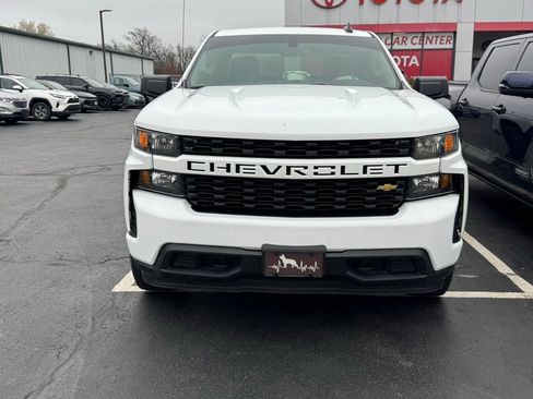 Used 2020 Chevrolet Silverado 1500 Custom w/ Custom Value Package image 3