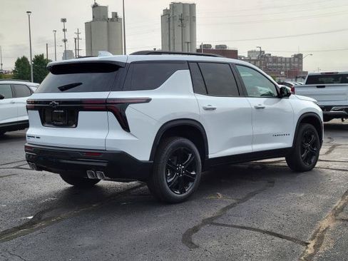 New 2027 Chevrolet Traverse LT w/ Midnight/Sport Edition AWD/4WD image 2