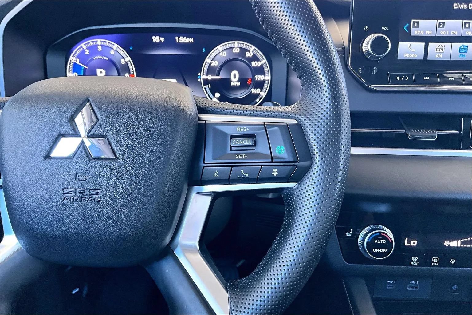 Used 2024 Mitsubishi Outlander SE AWD/4WD image 11
