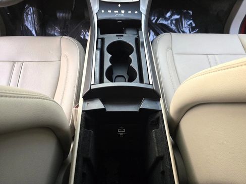 Used 2016 Lincoln MKZ image 40