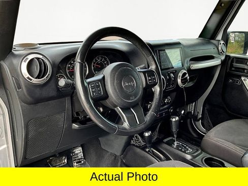 Used 2016 Jeep Wrangler Unlimited Sahara w/ Connectivity Group image 13