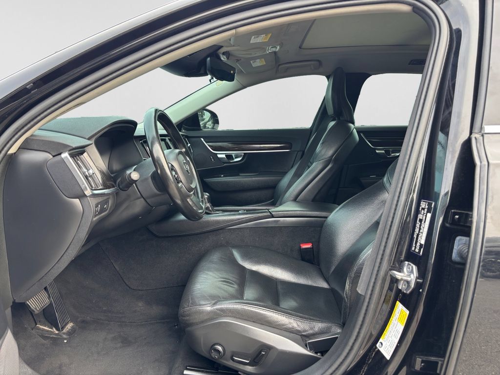 Used 2019 Volvo S90 T5 Momentum AWD/4WD image 5