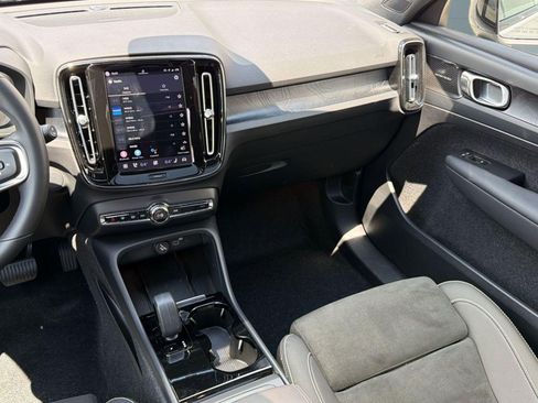 Used 2023 Volvo XC40 Recharge Ultimate AWD/4WD image 26