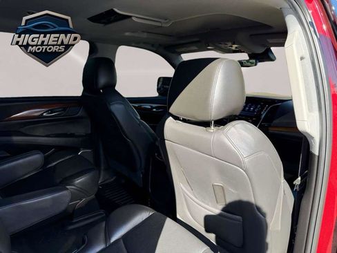 Used 2017 Cadillac Escalade Luxury image 22