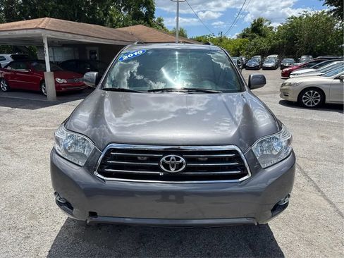 Used 2010 Toyota Highlander SE FWD image 2