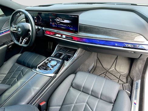 Used 2024 BMW 760i xDrive image 35